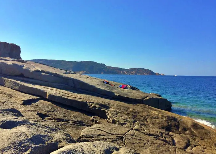 Les Pieds Dans L'eau T2 E Апартаменты Кальви